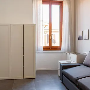 Appartamento Newly Renovated Loft Near, Milano