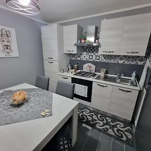 Casa Fortuna , Aeroporto di Catania Fontana Rossa Italia